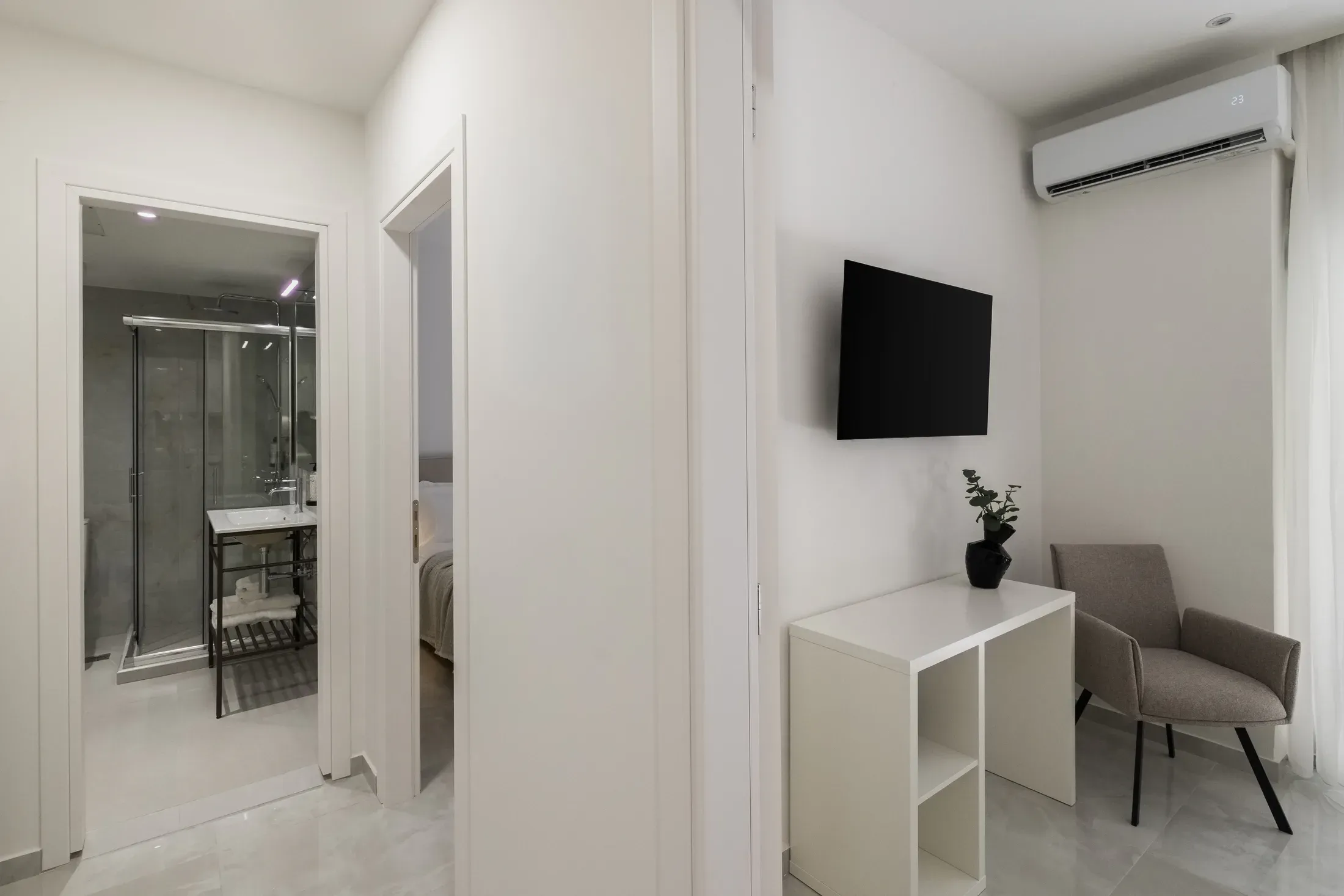 Entrance leading into a one-bedroom apartment living area